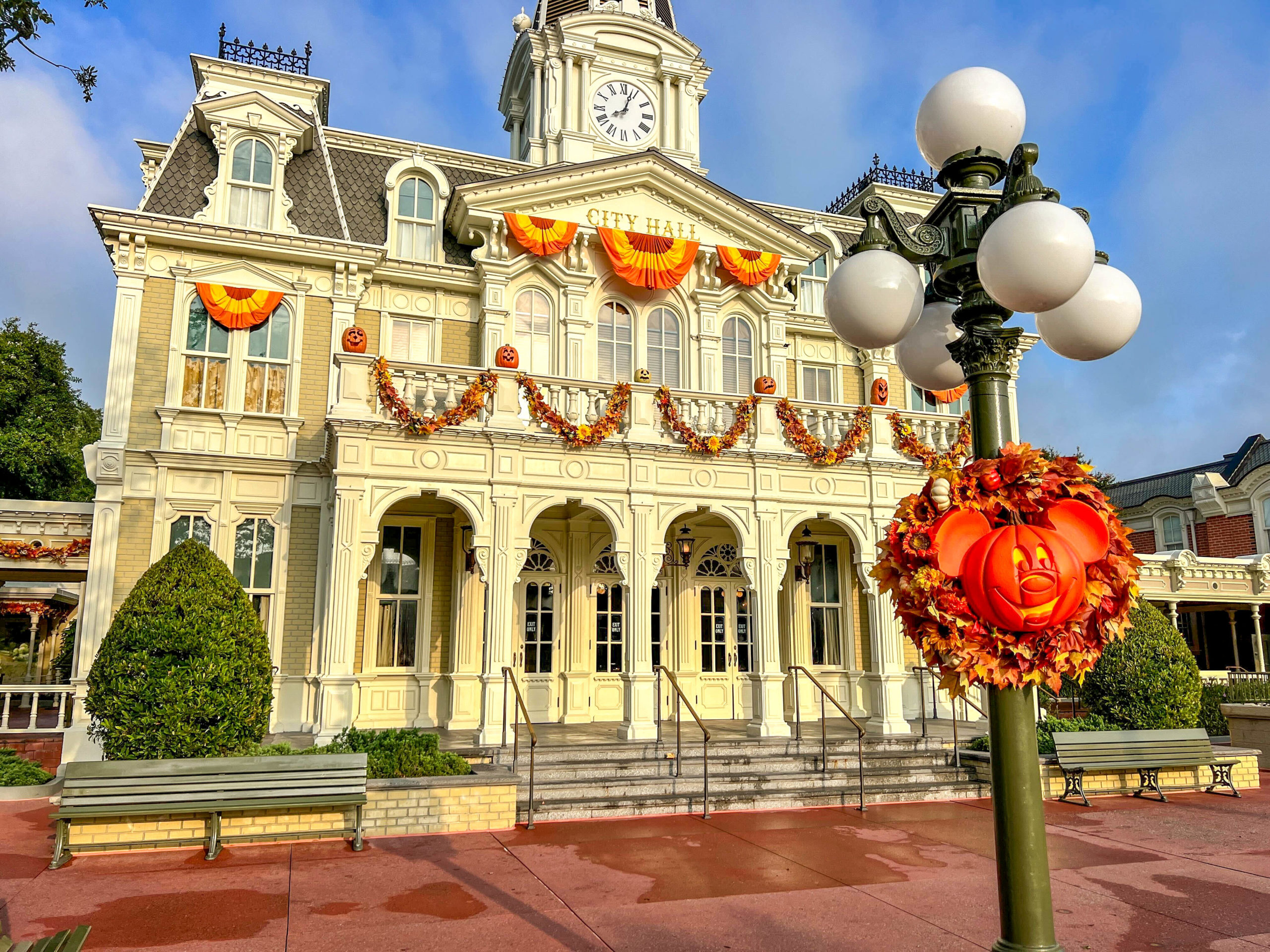 Mickey pumpkin wreath